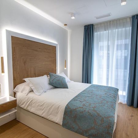 Mq Suites Veronica Valdepenas Bagian luar foto