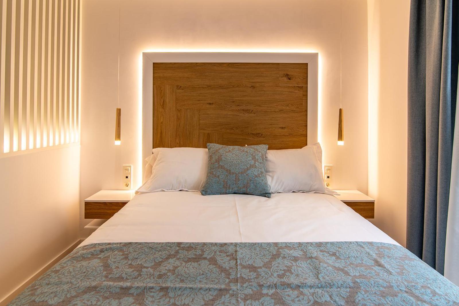Mq Suites Veronica Valdepenas Bagian luar foto